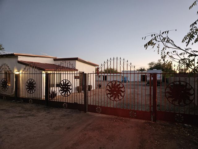 534 MISSION Avenue NE, Albuquerque, NM 87107