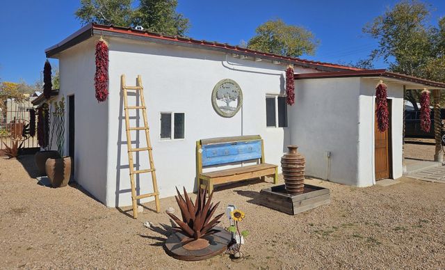 534 MISSION Avenue NE, Albuquerque, NM 87107