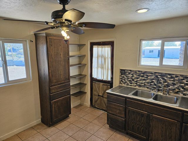 534 MISSION Avenue NE, Albuquerque, NM 87107