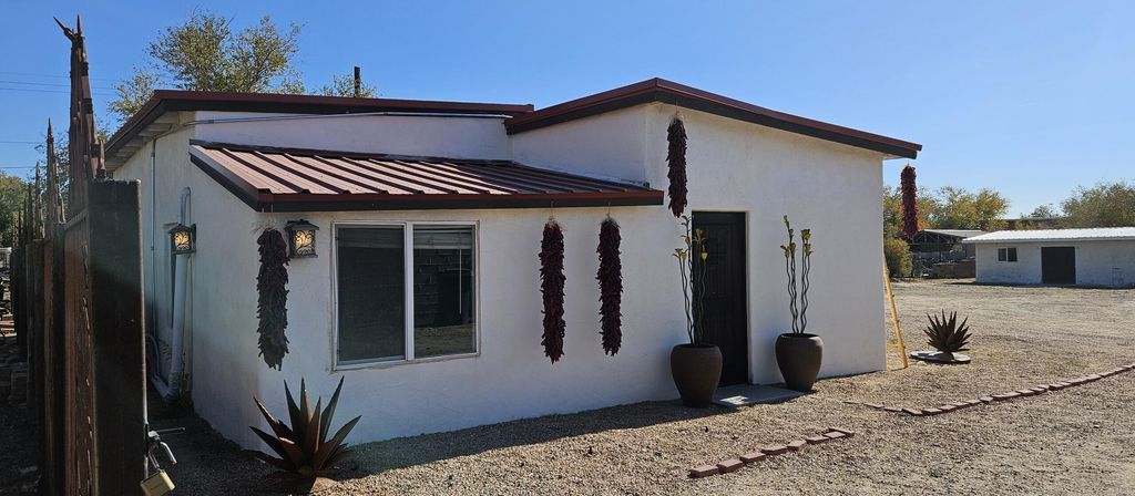 534 MISSION Avenue NE, Albuquerque, NM 87107