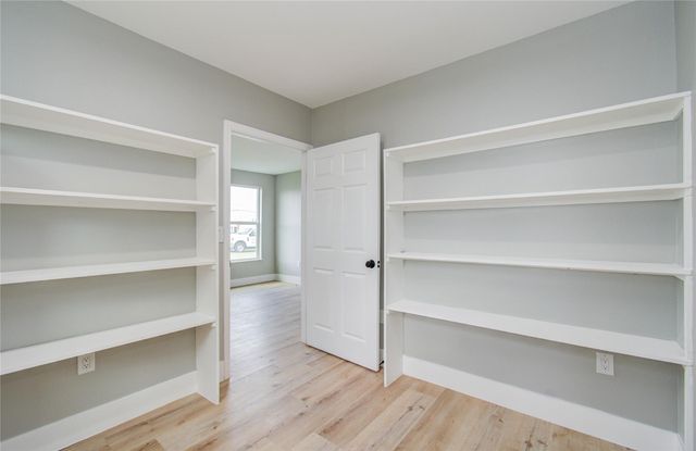 114 S Iowa Street, La Porte, TX 77571