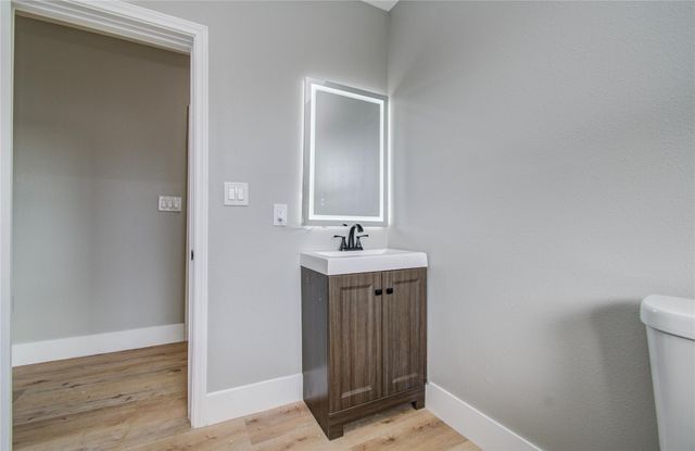 114 S Iowa Street, La Porte, TX 77571