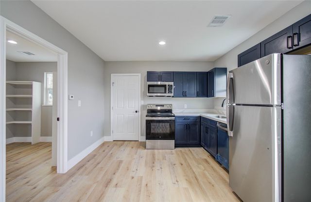 114 S Iowa Street, La Porte, TX 77571