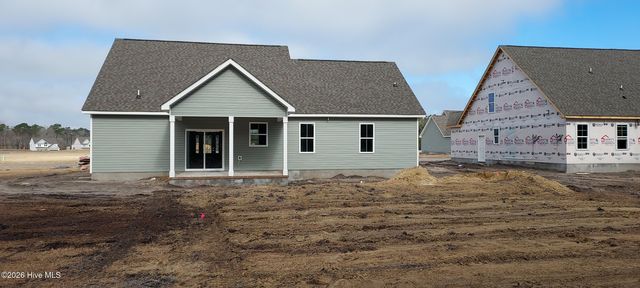 140 Cripple Creek Drive, Swansboro, NC 28584