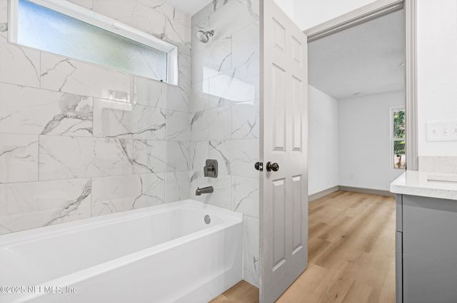 47 HUTCHINSON Road, Jacksonville, FL 32220