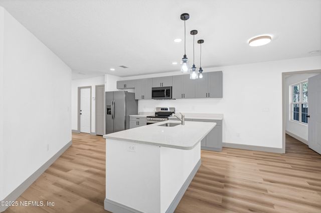 47 HUTCHINSON Road, Jacksonville, FL 32220