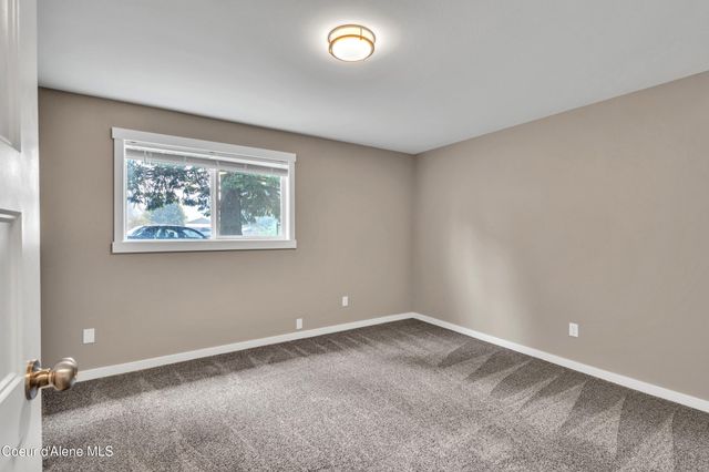 16225 N Gina CT, Rathdrum, ID 83858