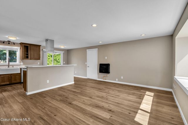 16225 N Gina CT, Rathdrum, ID 83858