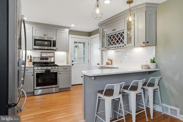 2621 ASHWOOD DR, Havertown, PA 19083