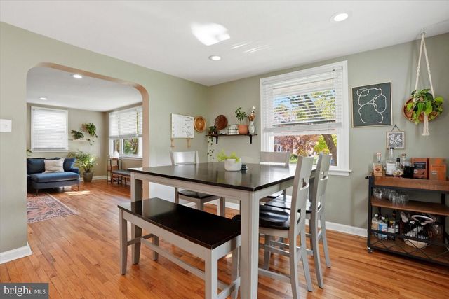 2621 ASHWOOD DR, Havertown, PA 19083