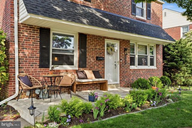 2621 ASHWOOD DR, Havertown, PA 19083