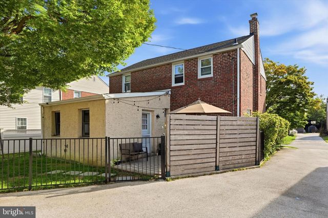 2621 ASHWOOD DR, Havertown, PA 19083