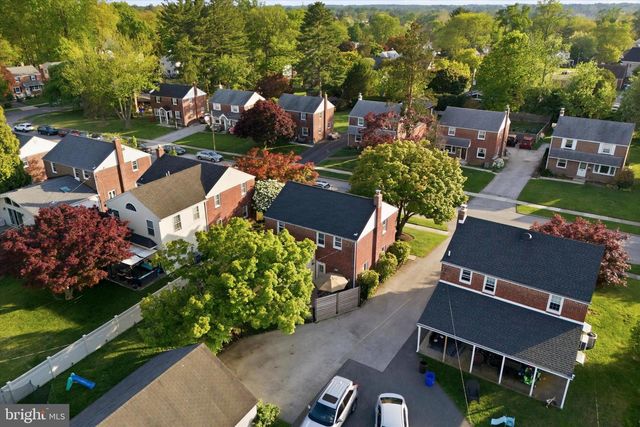 2621 ASHWOOD DR, Havertown, PA 19083