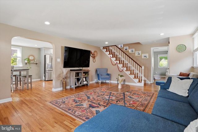 2621 ASHWOOD DR, Havertown, PA 19083