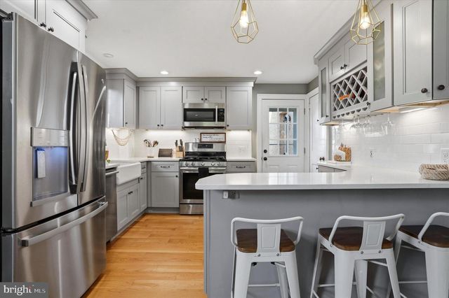 2621 ASHWOOD DR, Havertown, PA 19083