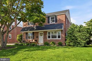 2621 ASHWOOD DR, Havertown, PA 19083