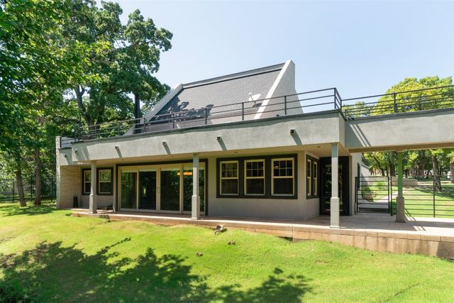 1704 Woodhill Road, Edmond, OK 73025