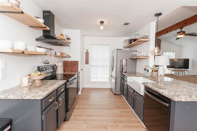112 Deborde Circle, Red Oak, TX 75154