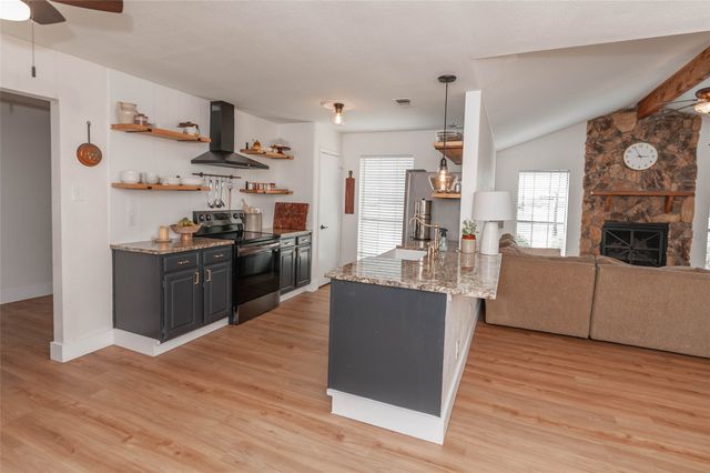 112 Deborde Circle, Red Oak, TX 75154