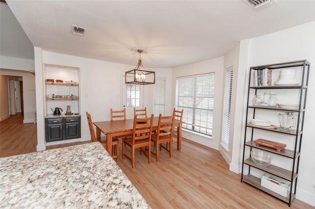 112 Deborde Circle, Red Oak, TX 75154