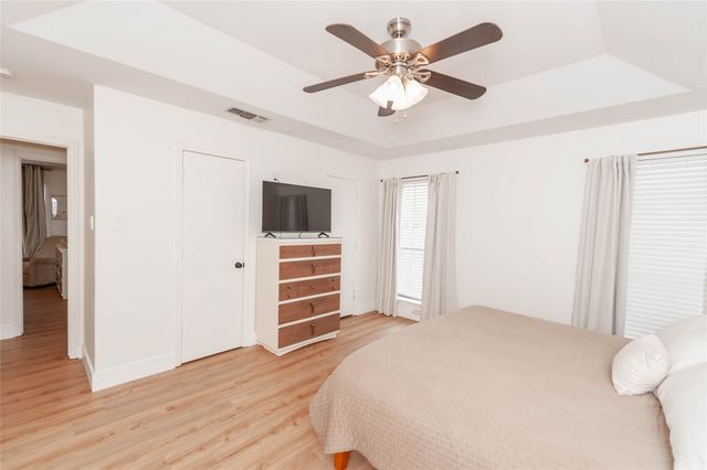 112 Deborde Circle, Red Oak, TX 75154