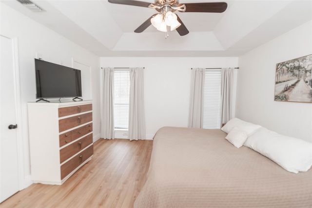 112 Deborde Circle, Red Oak, TX 75154