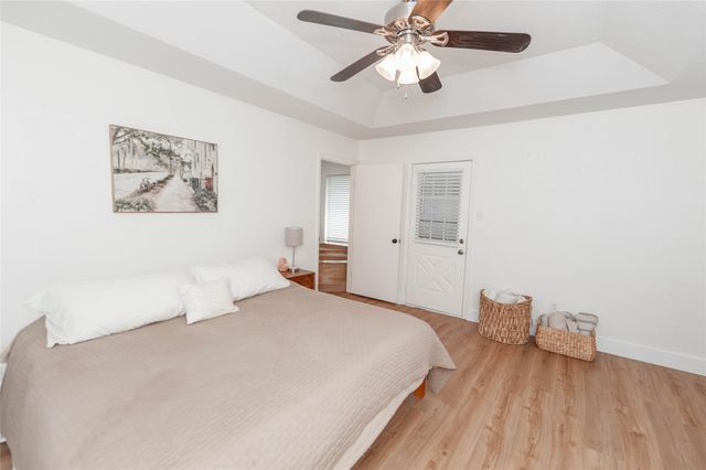 112 Deborde Circle, Red Oak, TX 75154