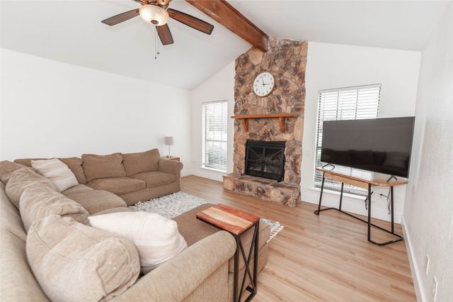 112 Deborde Circle, Red Oak, TX 75154