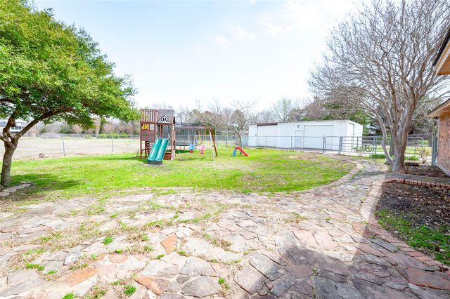 112 Deborde Circle, Red Oak, TX 75154