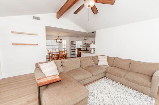112 Deborde Circle, Red Oak, TX 75154