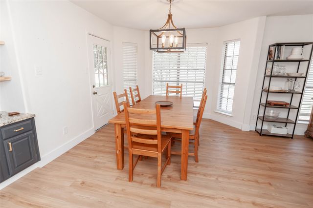 112 Deborde Circle, Red Oak, TX 75154
