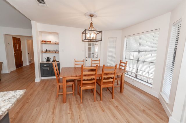 112 Deborde Circle, Red Oak, TX 75154