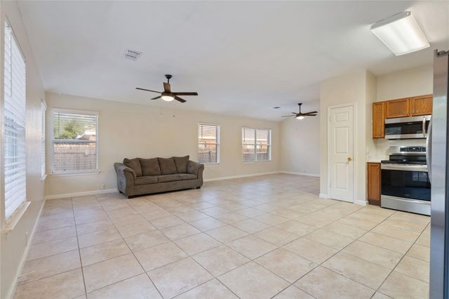 1106 OLYMPIC DR, Pflugerville, TX 78660