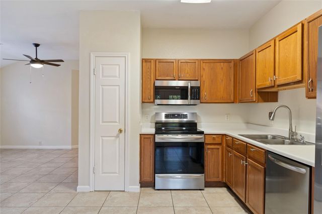 1106 OLYMPIC DR, Pflugerville, TX 78660