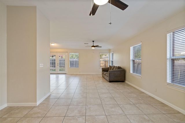 1106 OLYMPIC DR, Pflugerville, TX 78660