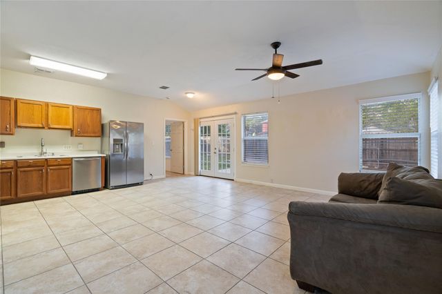 1106 OLYMPIC DR, Pflugerville, TX 78660