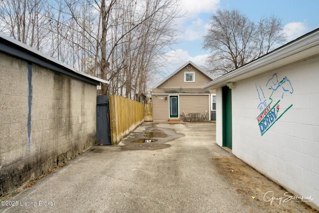 905 Central Ave, Louisville, KY 40208