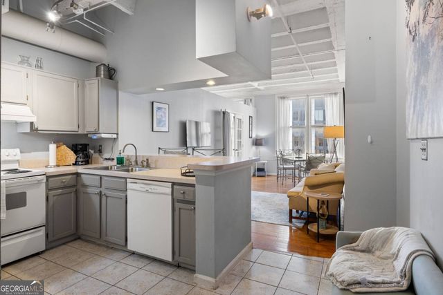 32 Peachtree Street NW 1605, Atlanta, GA 30303
