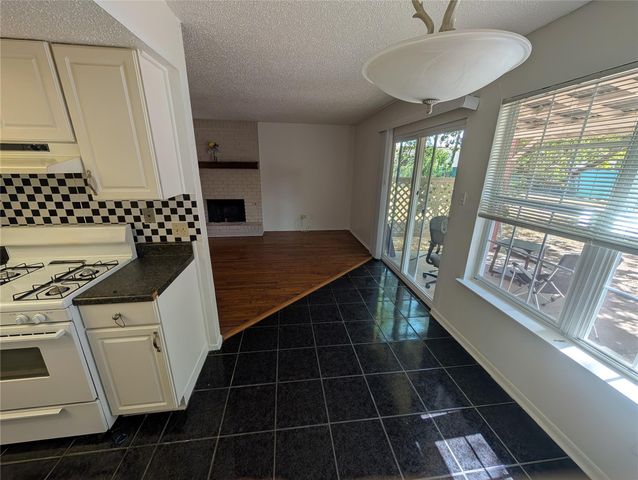 1201 Doreen CT B, Round Rock, TX 78664