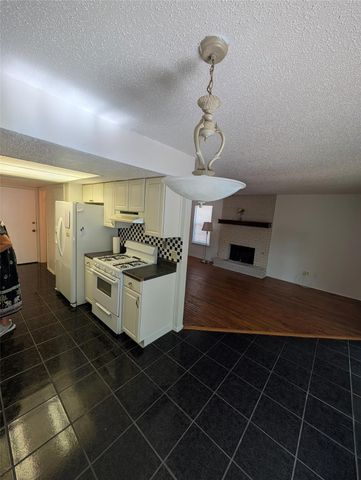 1201 Doreen CT B, Round Rock, TX 78664