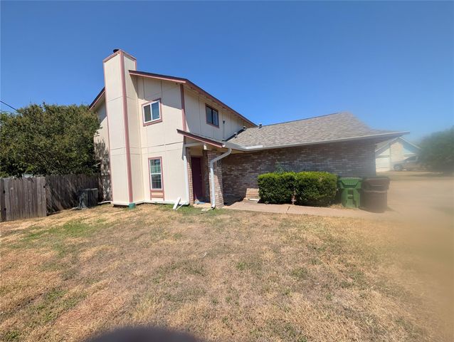 1201 Doreen CT B, Round Rock, TX 78664