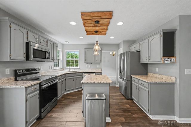 1176 Pickett Ridge Court, Beavercreek, OH 45434