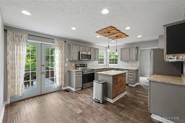 1176 Pickett Ridge Court, Beavercreek, OH 45434