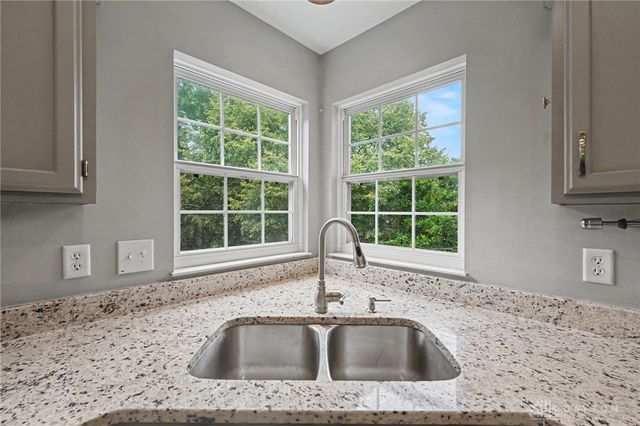 1176 Pickett Ridge Court, Beavercreek, OH 45434