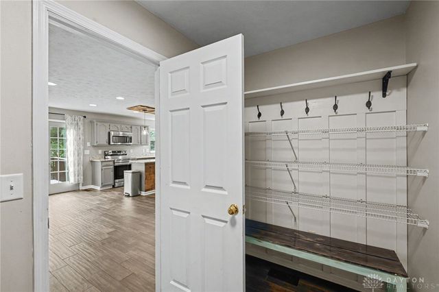 1176 Pickett Ridge Court, Beavercreek, OH 45434