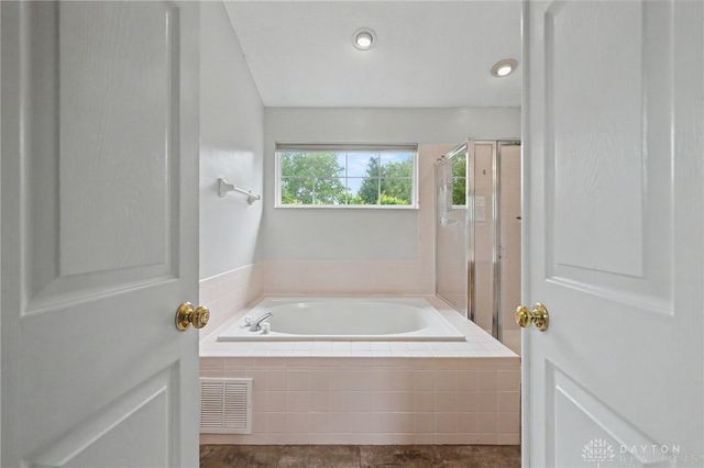 1176 Pickett Ridge Court, Beavercreek, OH 45434