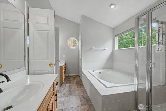 1176 Pickett Ridge Court, Beavercreek, OH 45434