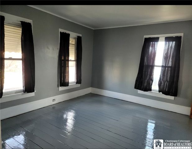 77 King Street, Dunkirk, NY 14048