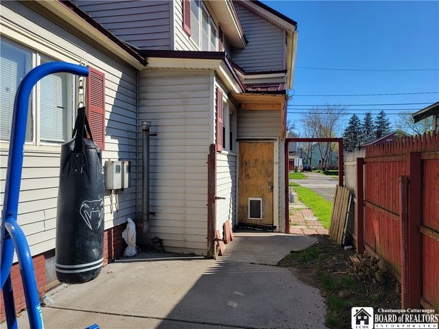 77 King Street, Dunkirk, NY 14048