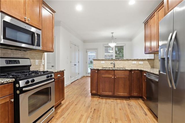 970 Samples Lane NW, Atlanta, GA 30318